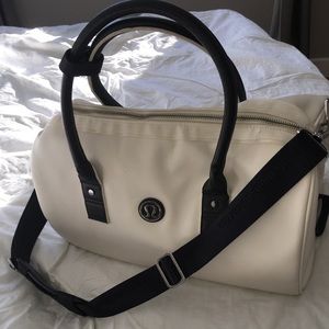Lululemon workout/travel bag